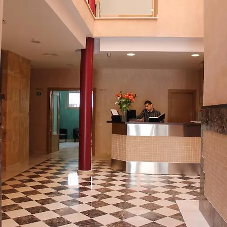 Carmen Hotel 2*